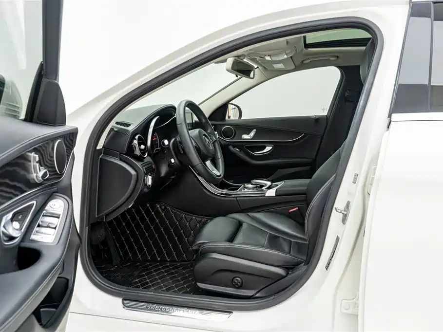 Mercedes-Benz C-Class 2016 C 180 L Sport фото 16