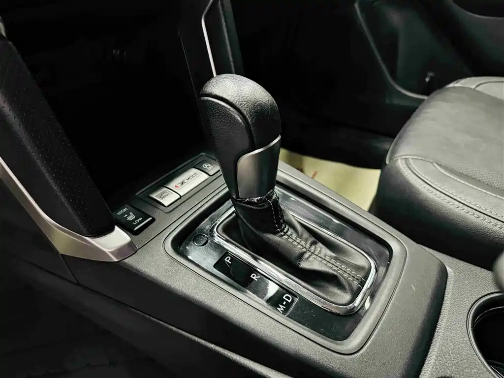 Subaru Forester 2016 2.5i Prestige Navigation Edition фото 14