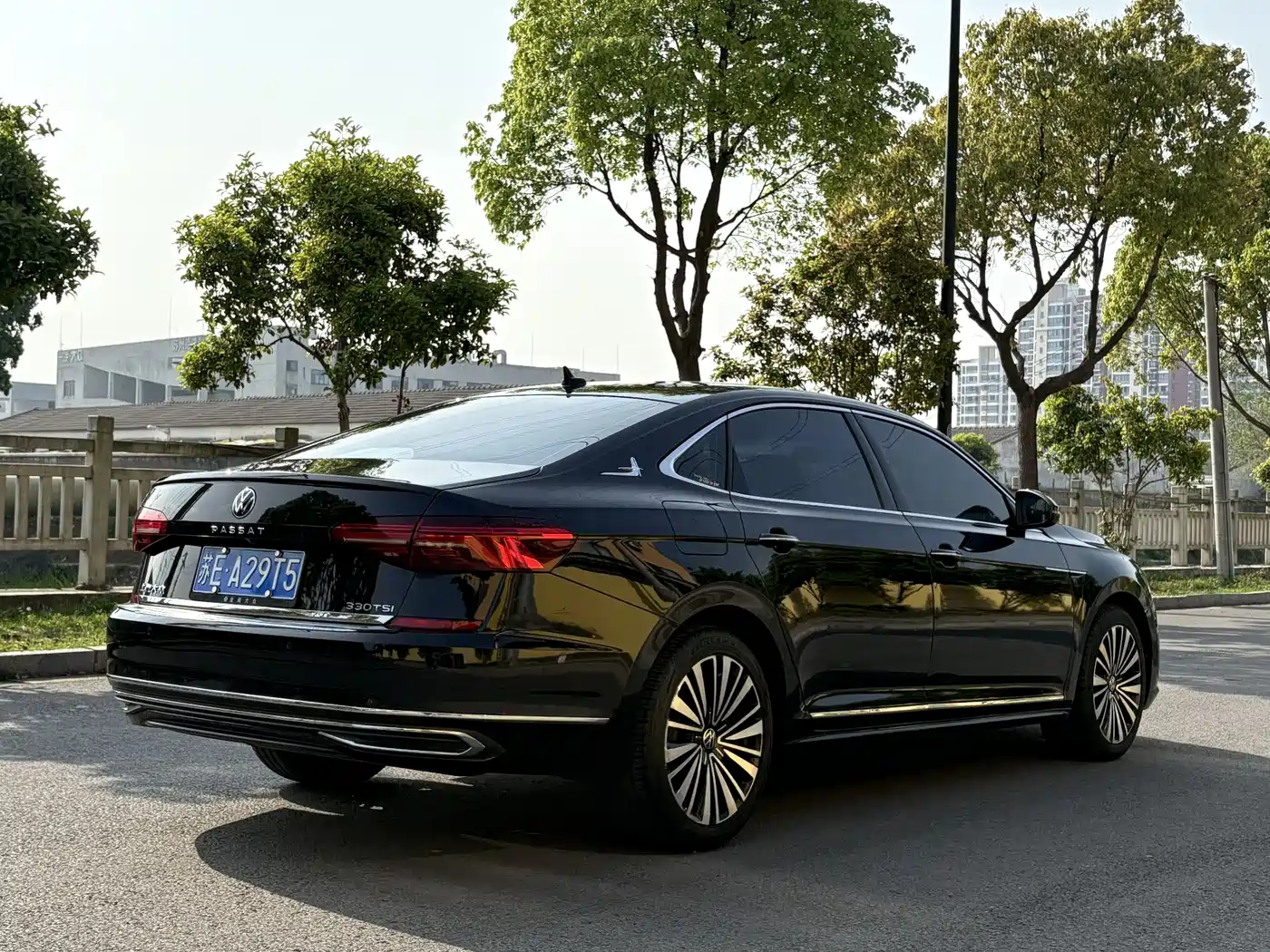 Volkswagen Passat 2021 Model 330TSI Luxury Edition фото 9