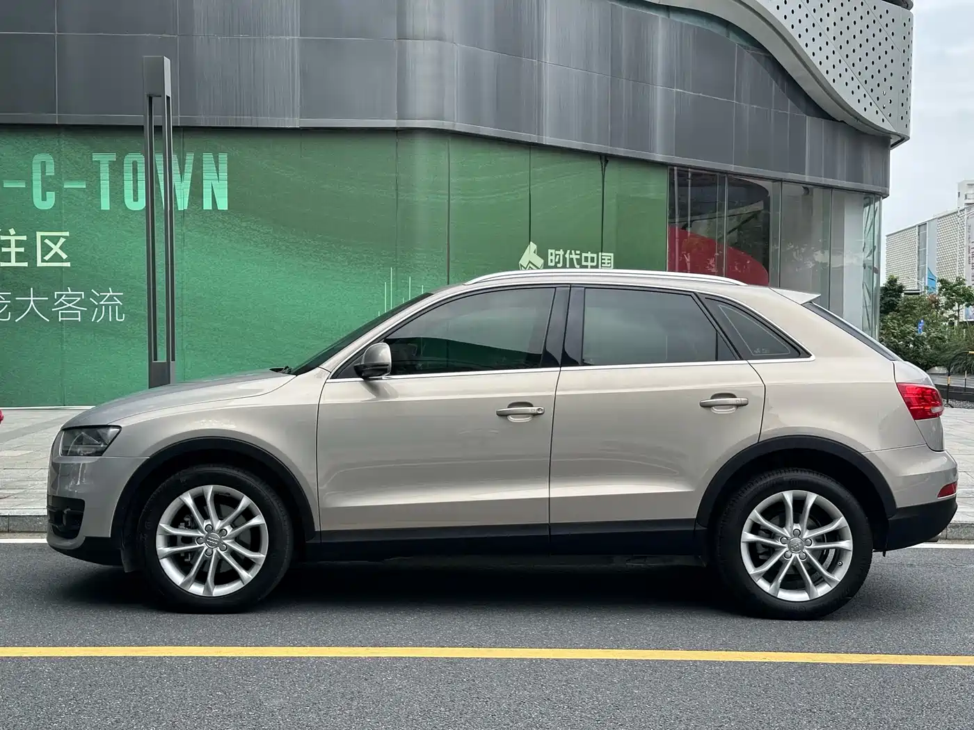 Photo 4 - Audi Q3