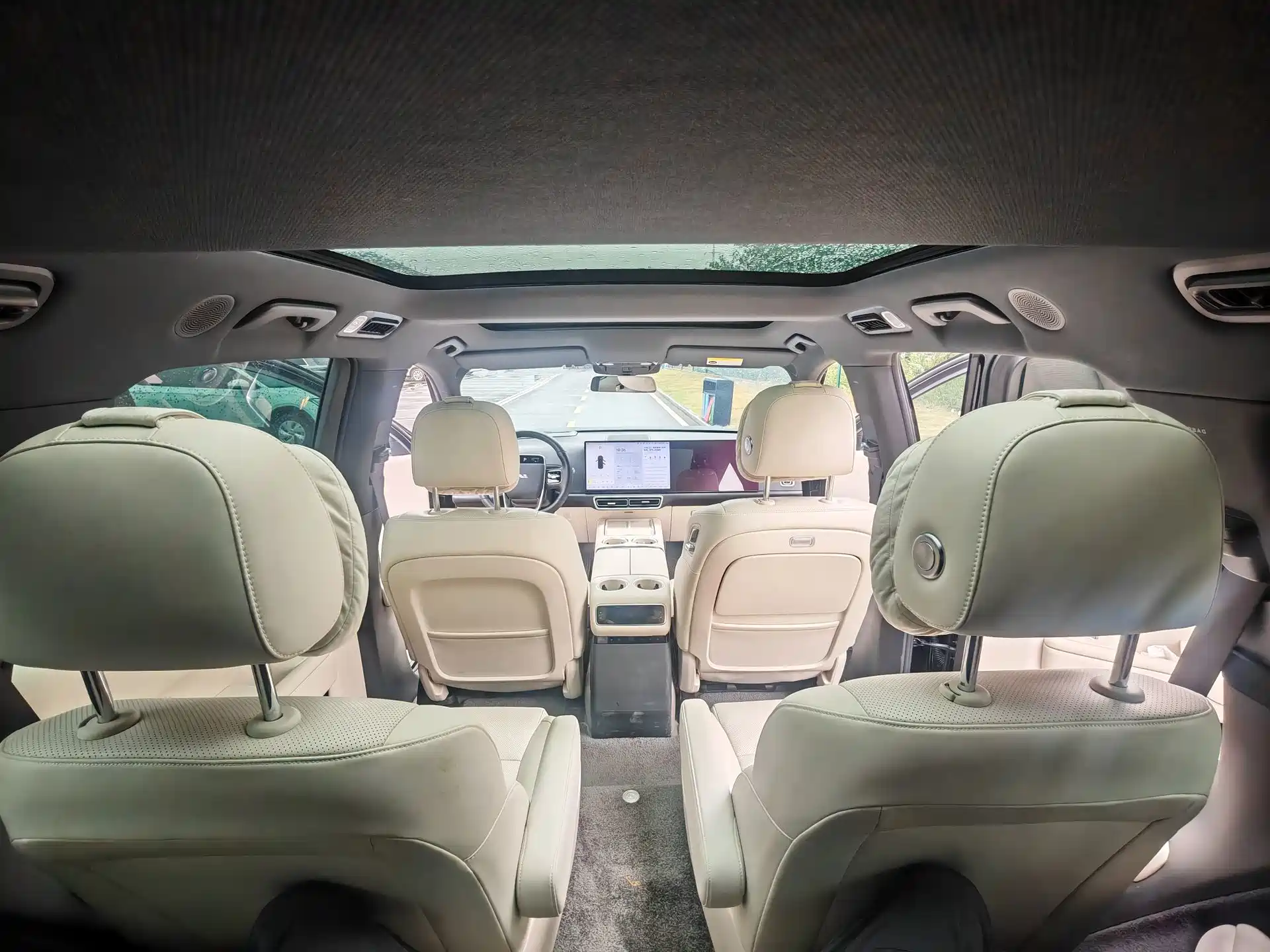 صورة 7 - Li Auto L8