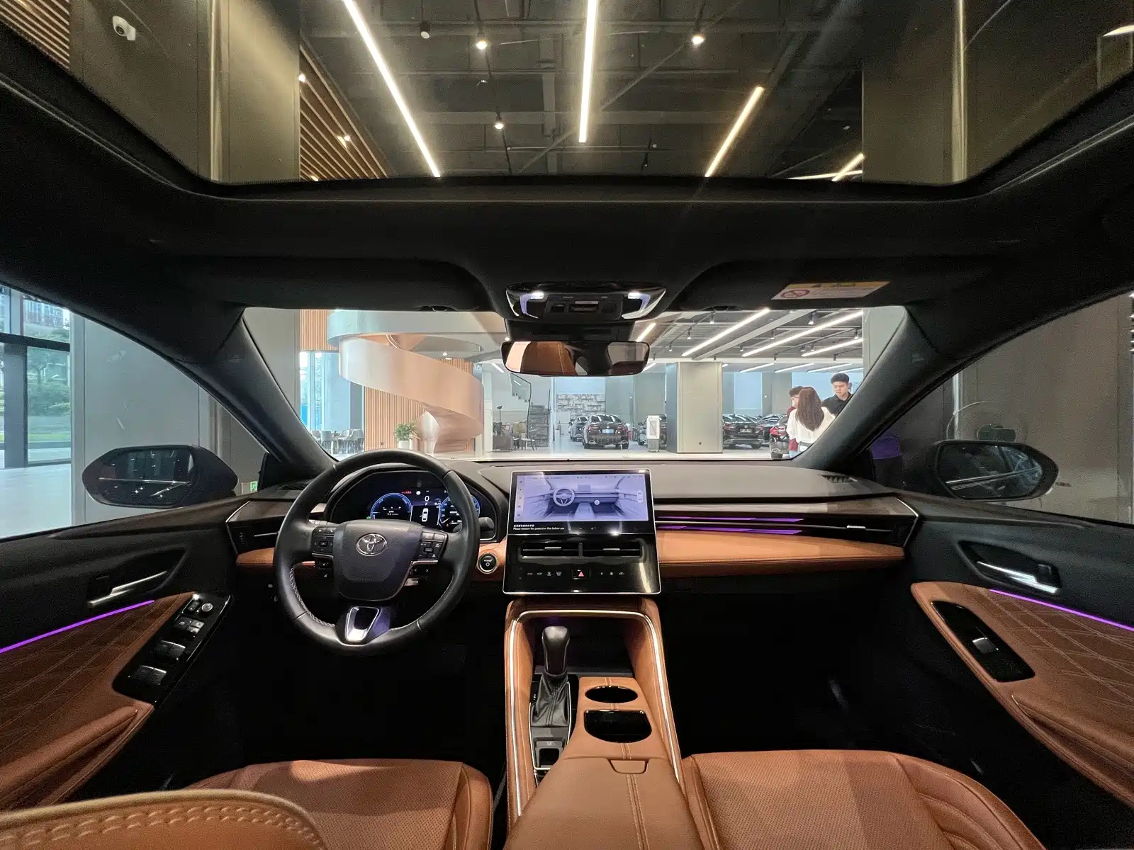 Photo 7 - Toyota Avalon