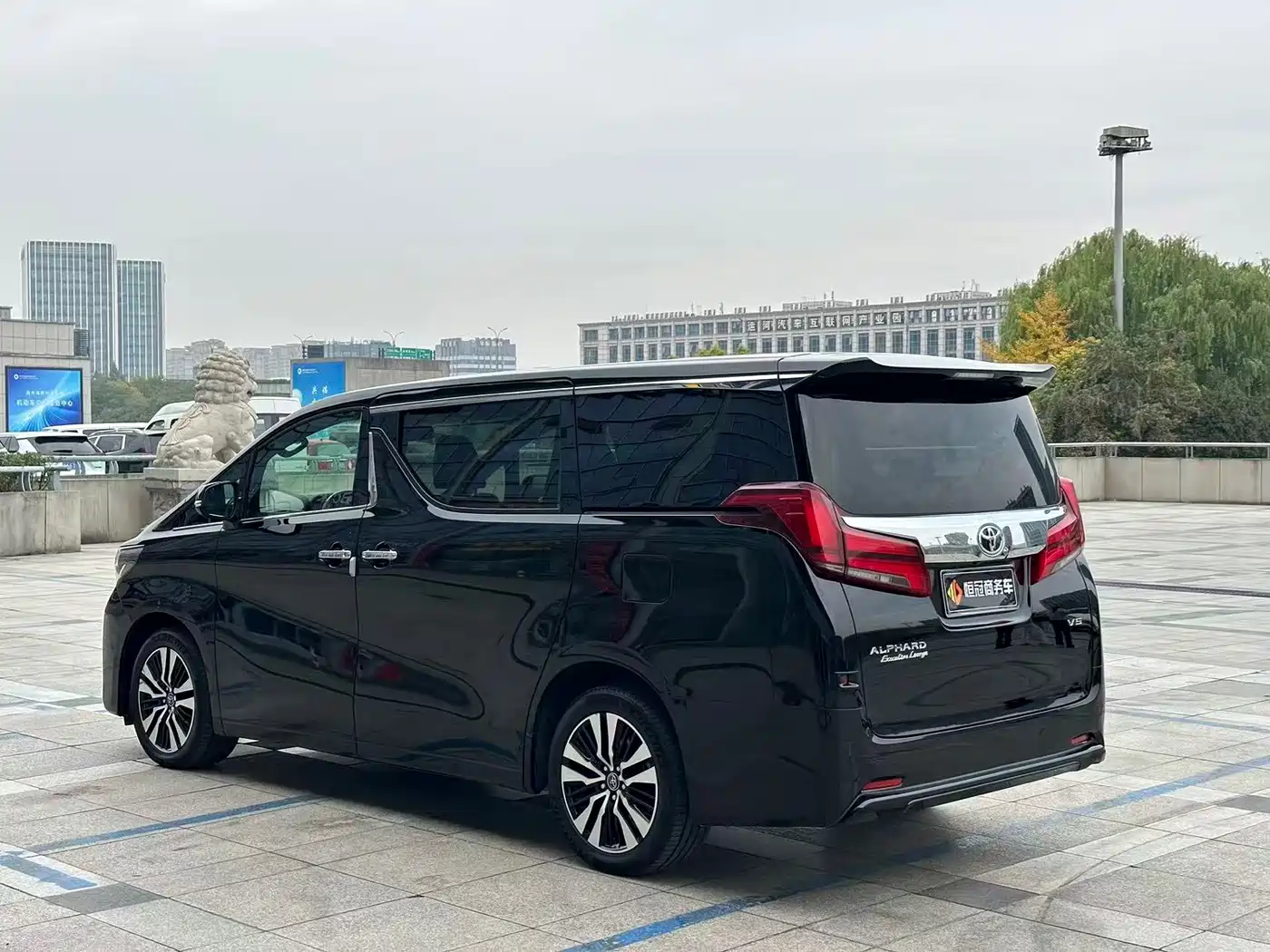Toyota Alphard 2018 Facelift 3.5L Premium Edition фото 4