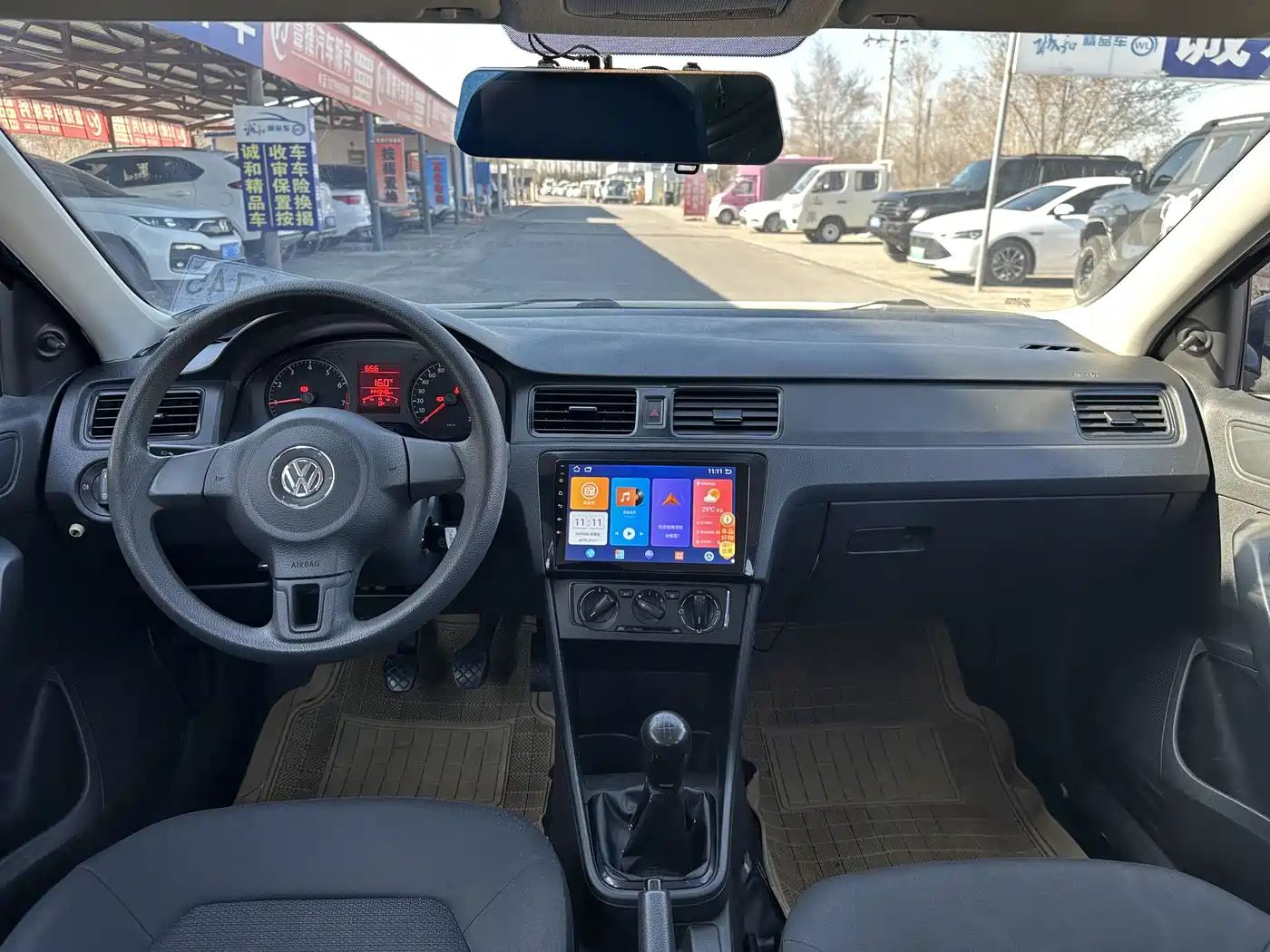 Volkswagen Santana 2013 1.4L Manual Trend Edition фото 4