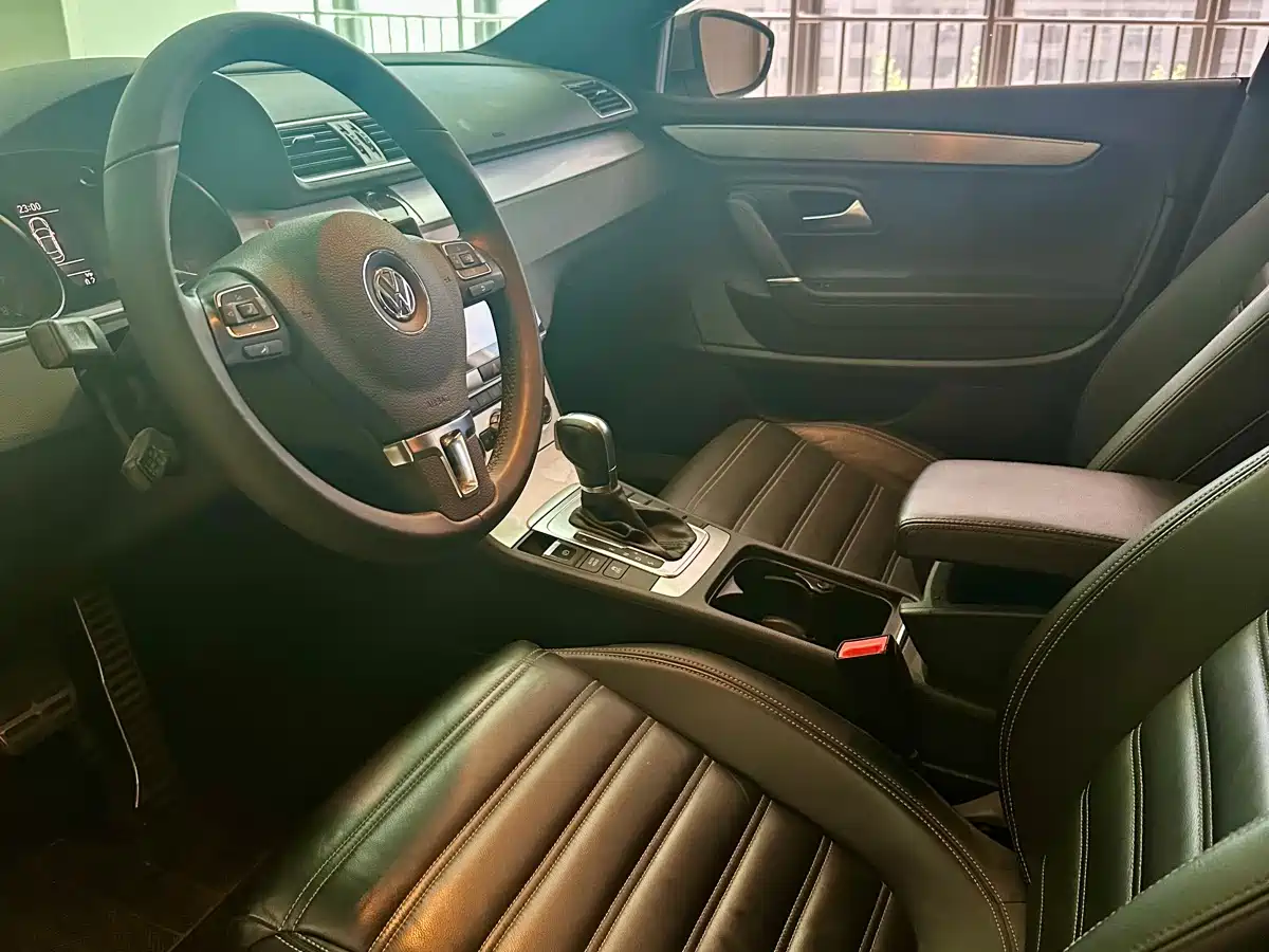 Volkswagen FAW-Volkswagen CC 2016 Model 1.8TSI Premium фото 10