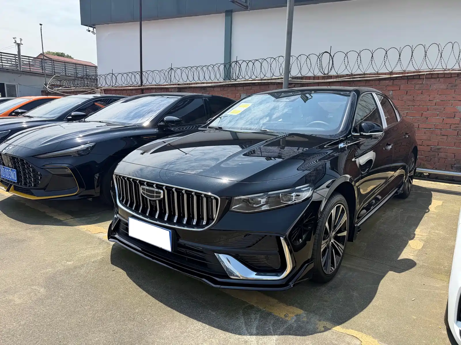 Фото 1 - Geely Preface