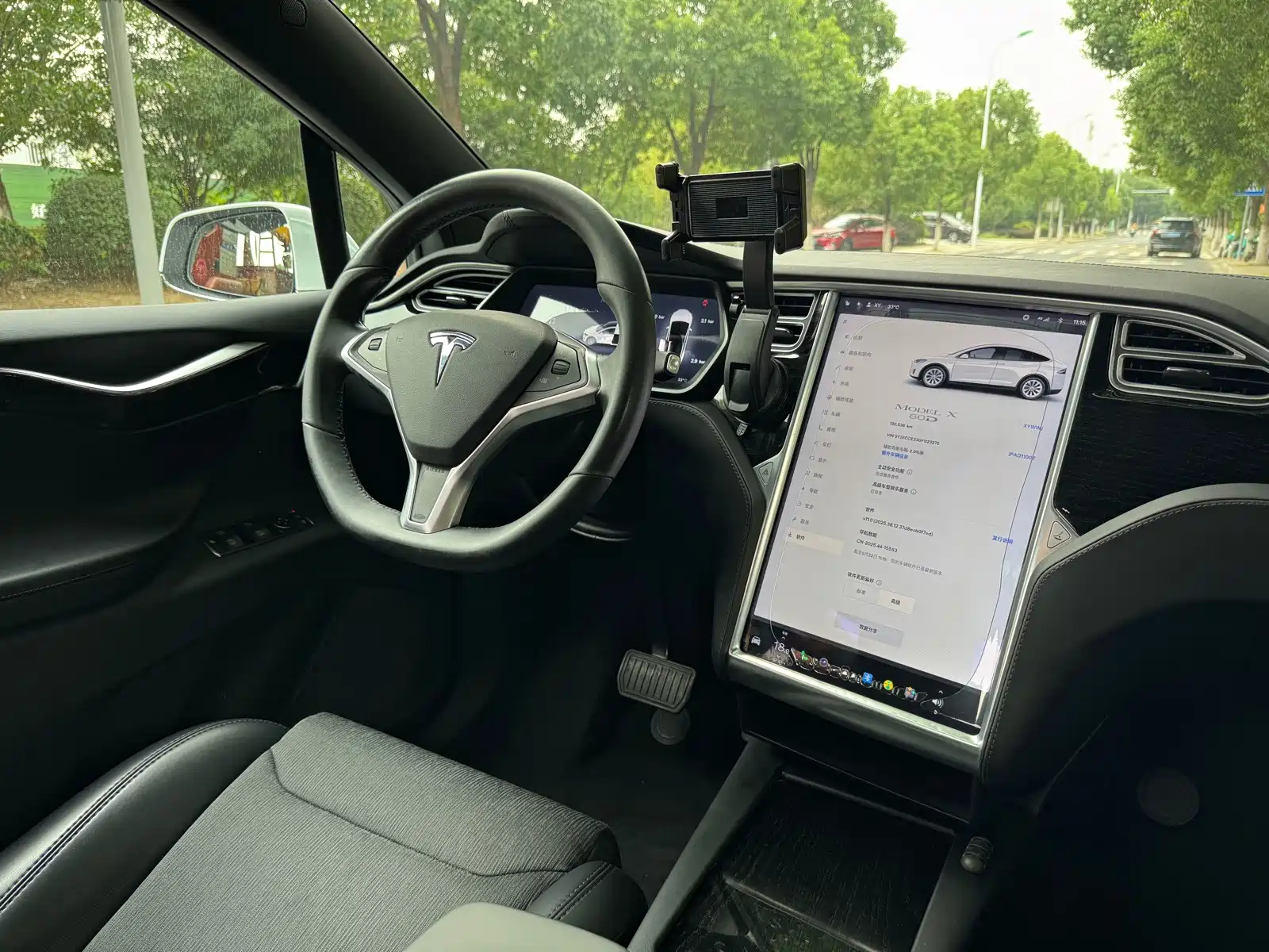 Фото 10 - Tesla Model X