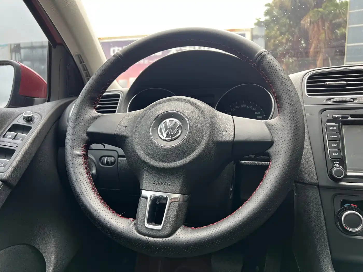 Volkswagen Golf 2012 1.6 Automatic Comfort Type фото 14