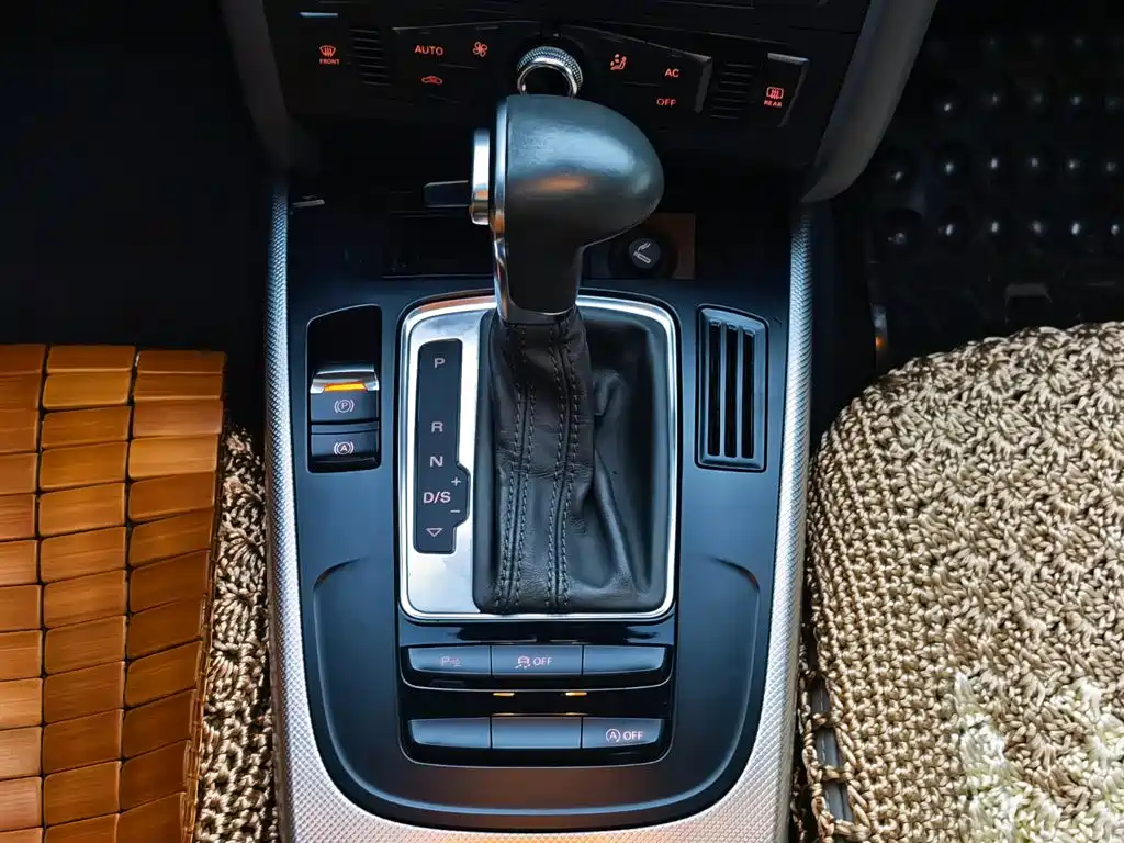 Фото 16 - Audi A4L