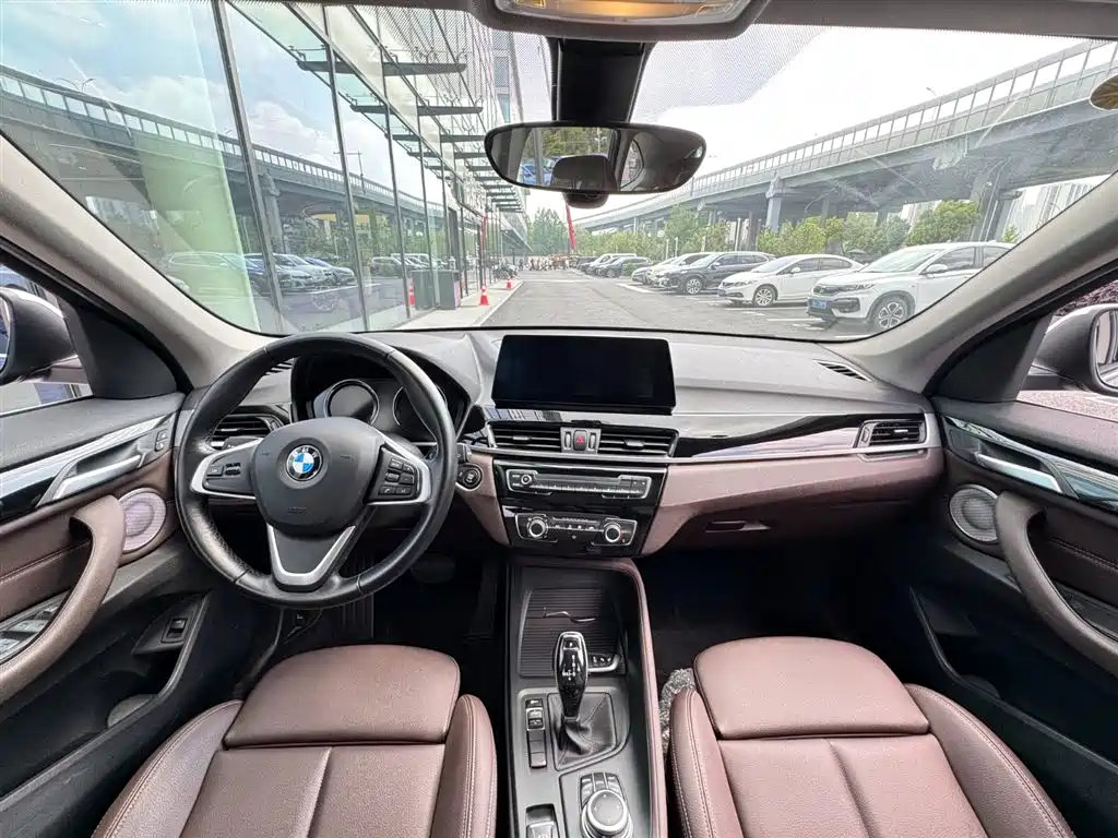 BMW X1 2022 sDrive20Li Fashion фото 10