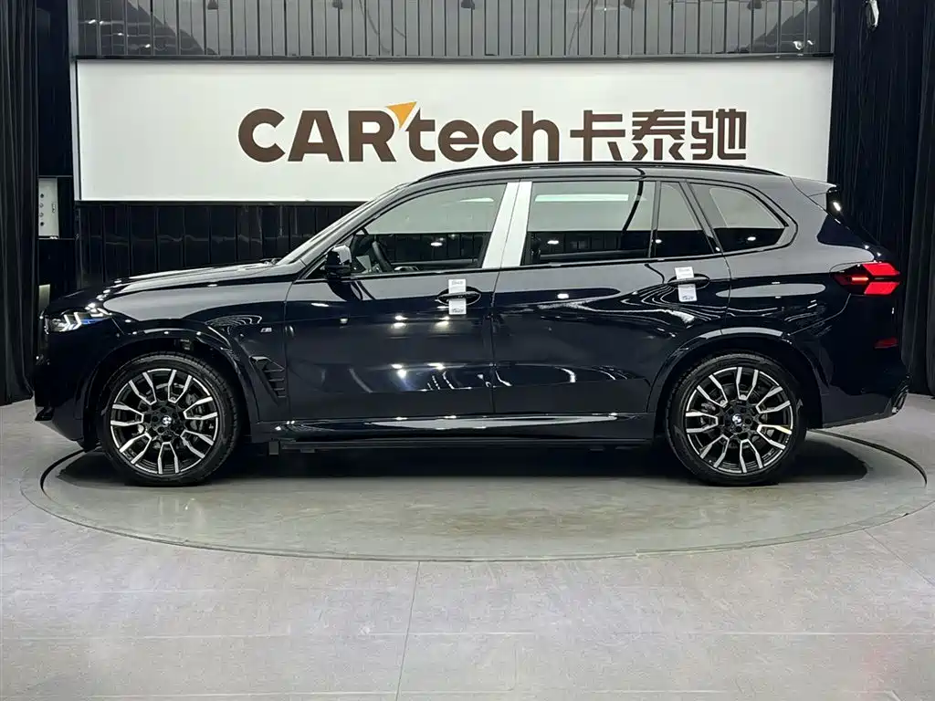 BMW X5 2025 Model xDrive 40Li M Sport Blackout Package фото 26