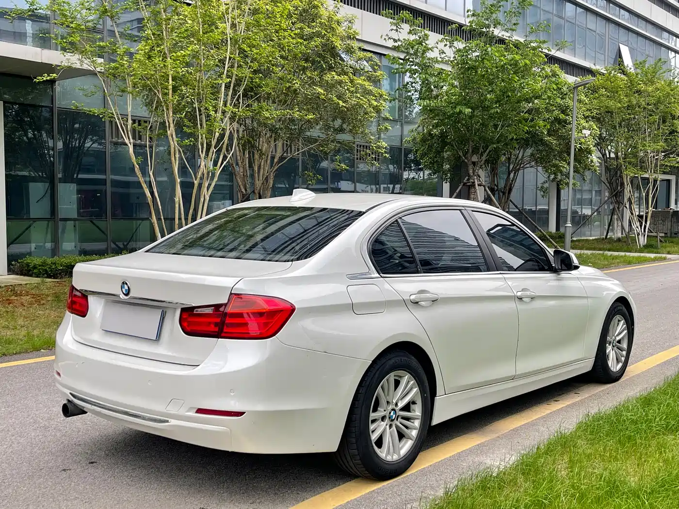 BMW 3 Series 2014 320Li Fashion фото 7