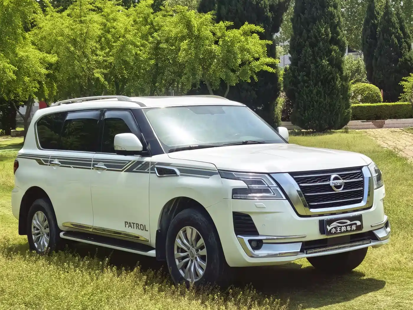 Nissan Patrol 2018 Model 5.6L Standard фото 3