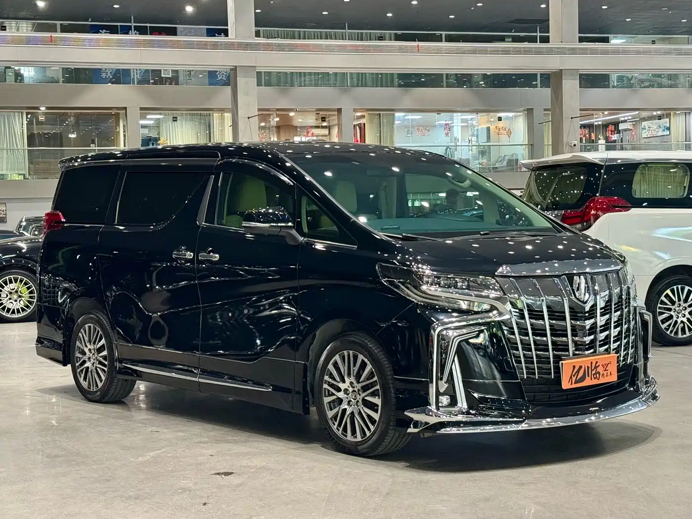 Toyota Alphard 2015 3.5L Luxury Edition фото 3
