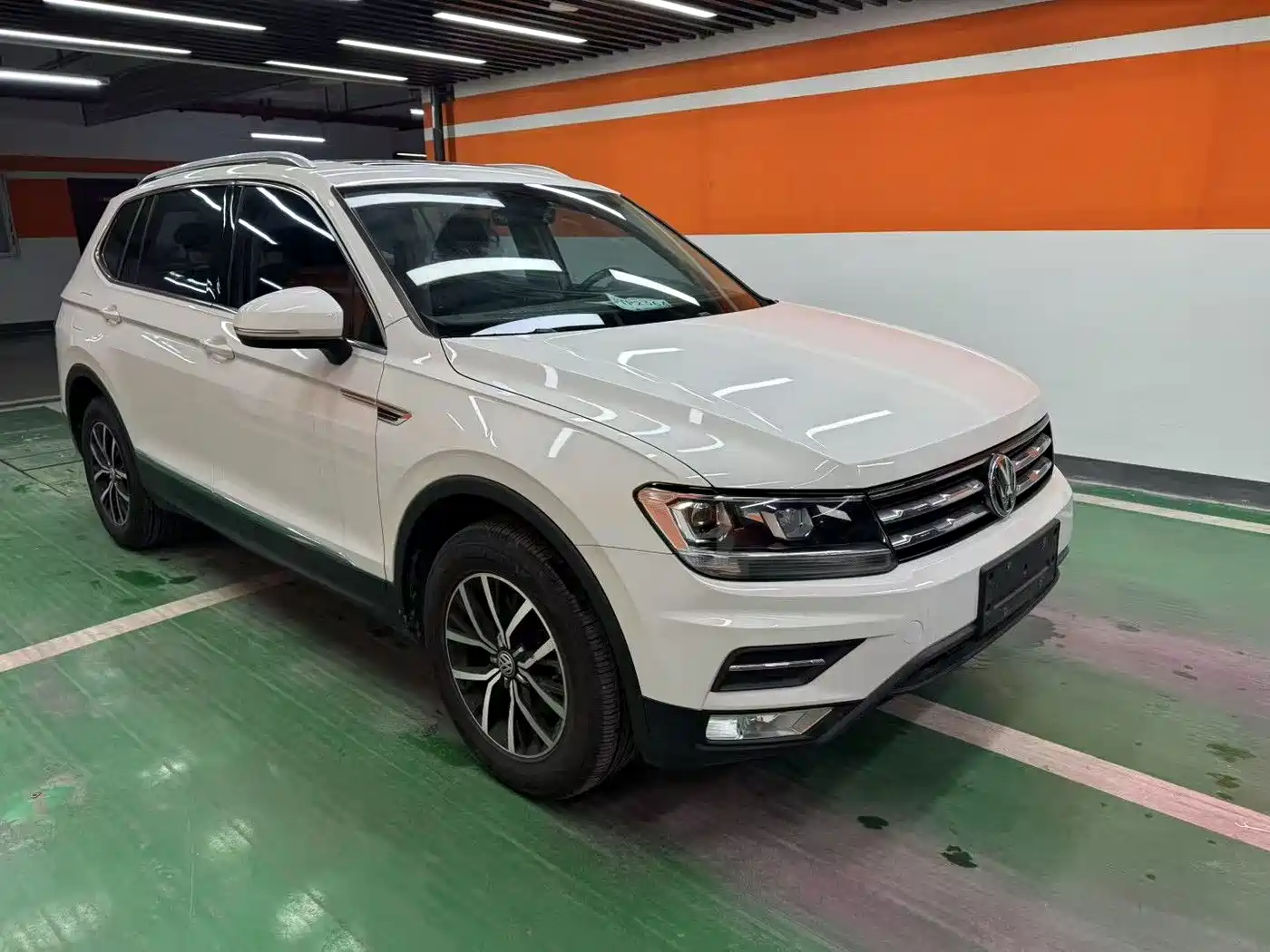 Volkswagen Tiguan L 2018 Facelift 330TSI Automatic 2WD Trend Edition фото 3