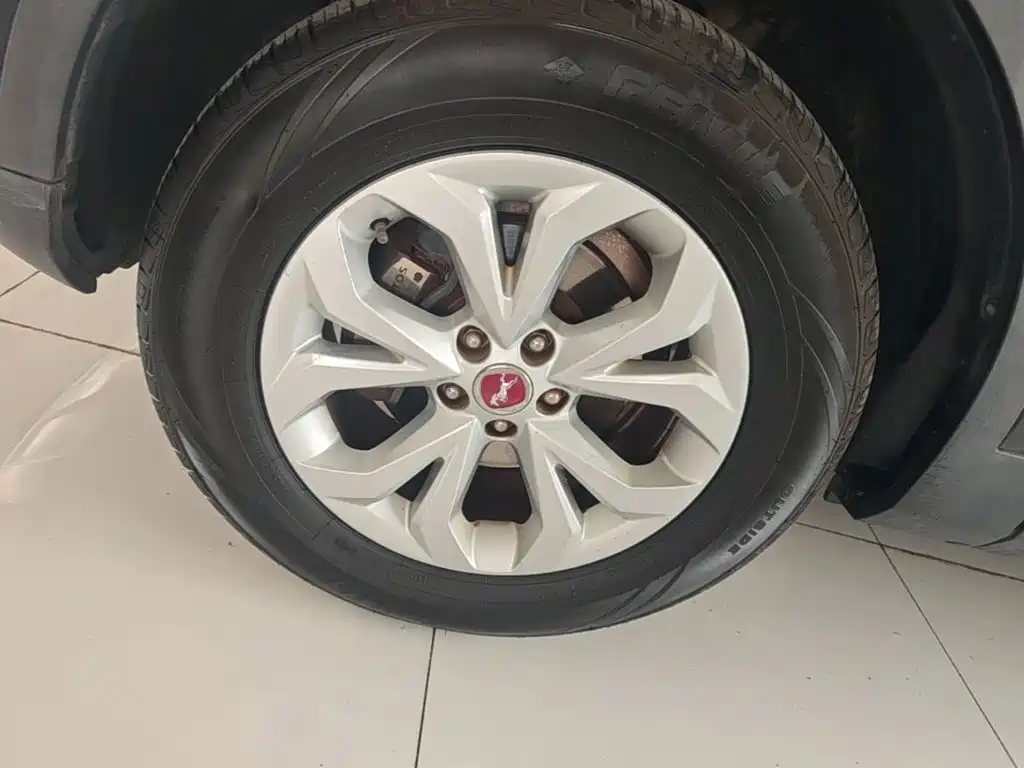 Hanteng Auto Hanteng X7 2016 2016 1.5T Manual Luxury Edition