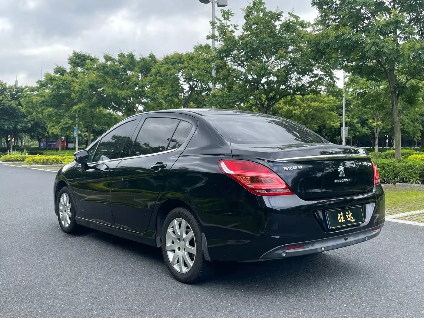 Peugeot 308 2014 Model Joy Edition Classic 1.6L Automatic Trend Style фото 9