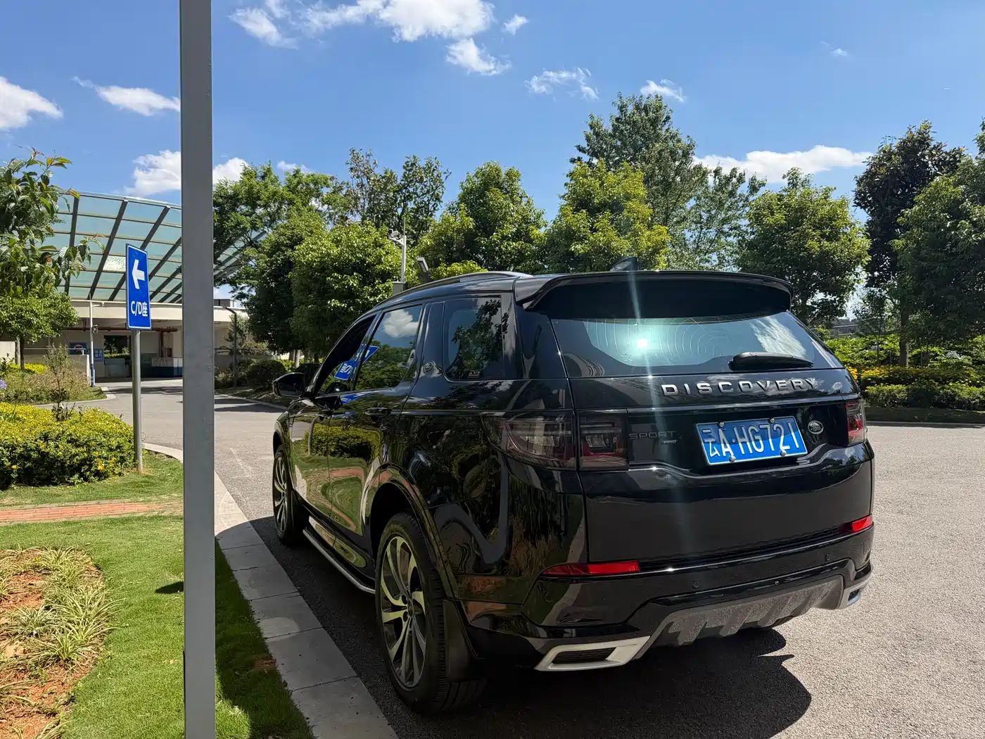 Land Rover Discovery Sport 2022 Model Facelift 249PS R-Dynamic S Performance Edition 5-seater фото 5