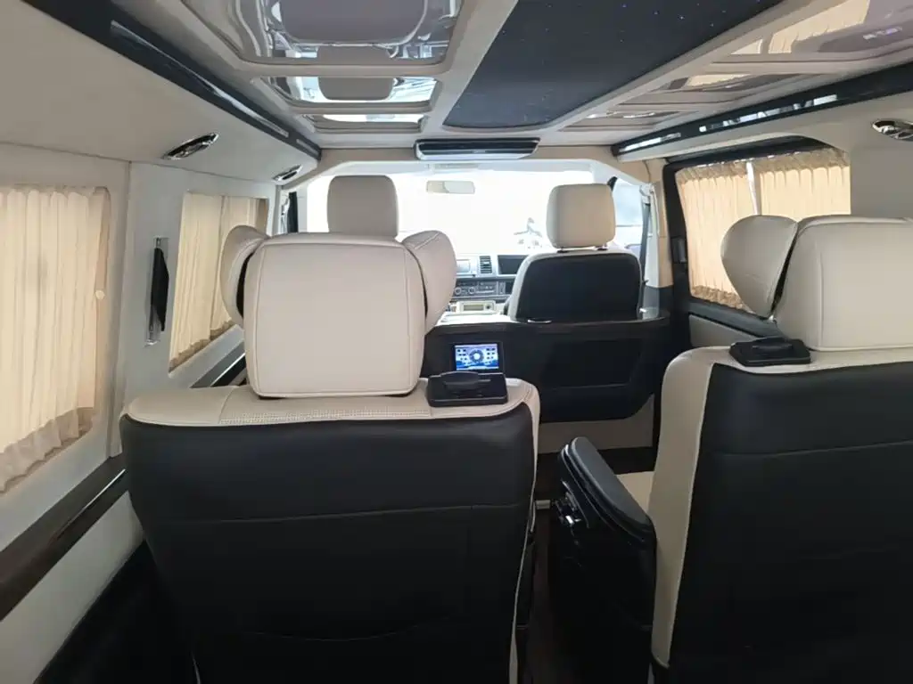 Volkswagen Caravelle 2018 2017 2.0TSI 4WD Comfort 7-Seater