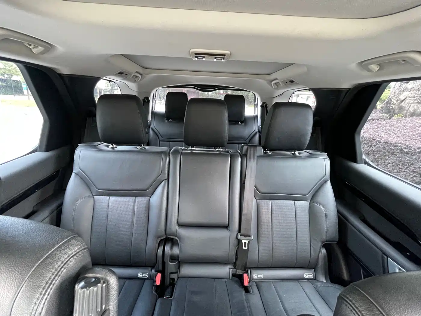 Land Rover Discovery 2017 3.0 SC V6 SE фото 15