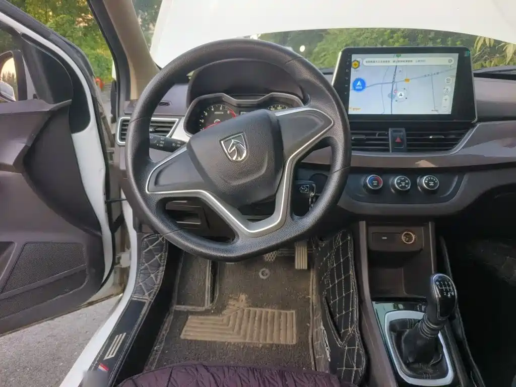 Baojun 310W 2018 2017 1.5L Manual Comfort China VI
