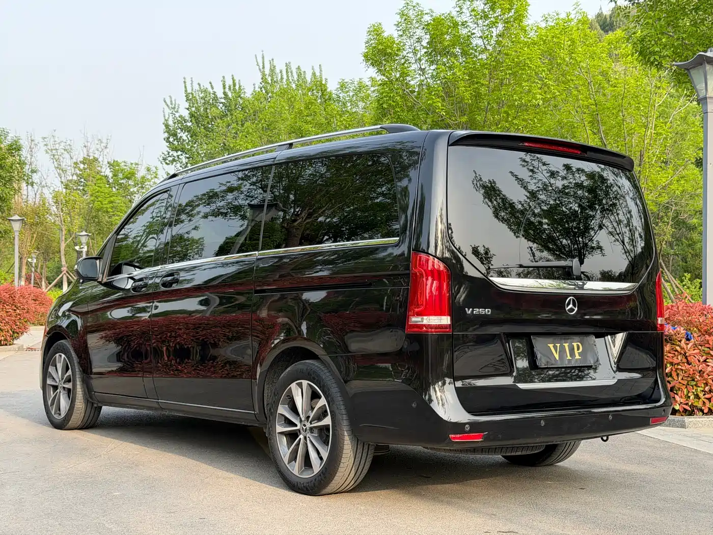 Mercedes-Benz V-Class 2021 V 260 L Long Wheelbase Premium Edition фото 30