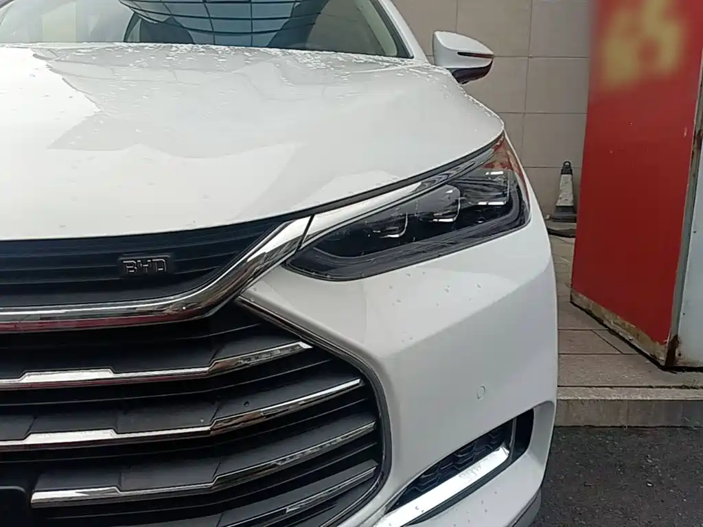 BYD Tang 2019 2018 2.0T Automatic Smart Connection Honor Edition 7-Seater China V