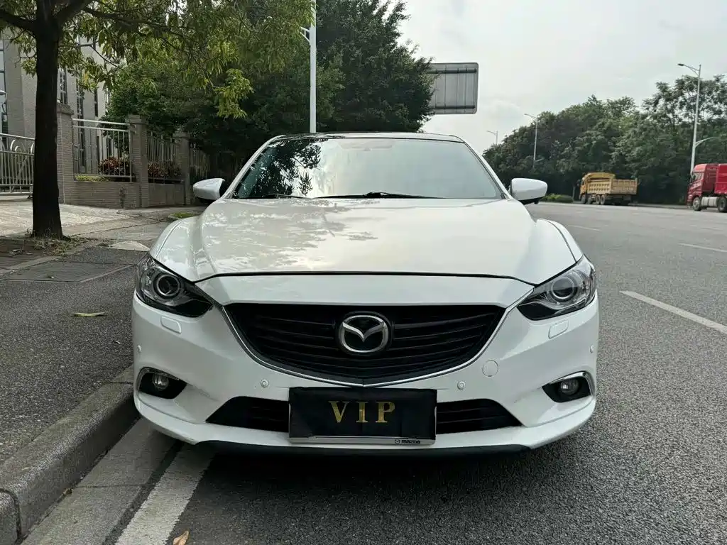 Photo 2 - Mazda Atenza