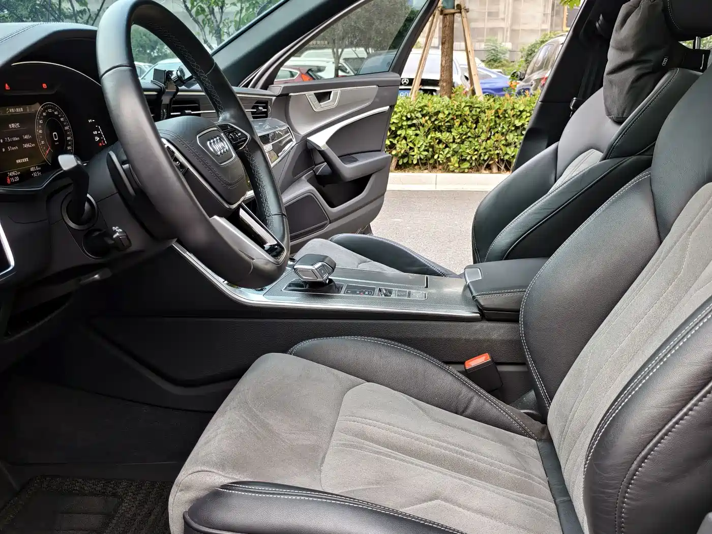 Фото 7 - Audi A6L