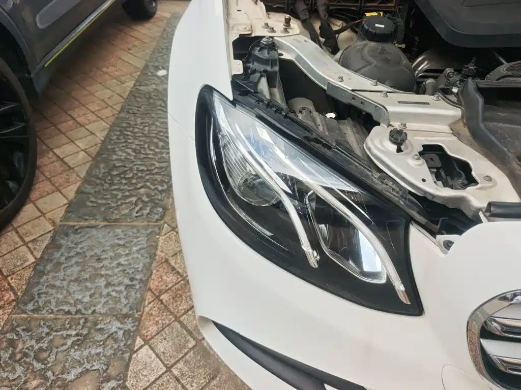صورة 7 - Mercedes-Benz E-Class
