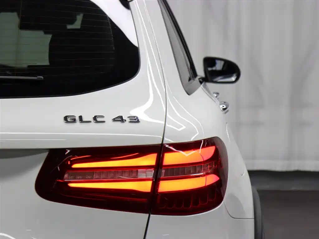 Mercedes-Benz GLC AMG 2017 AMG GLC 43 4MATIC Special Edition фото 26