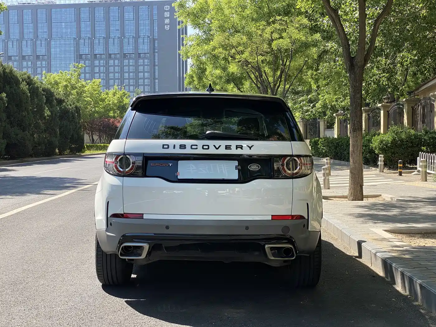 Land Rover Discovery Sport 2018 240PS SE Edition фото 5
