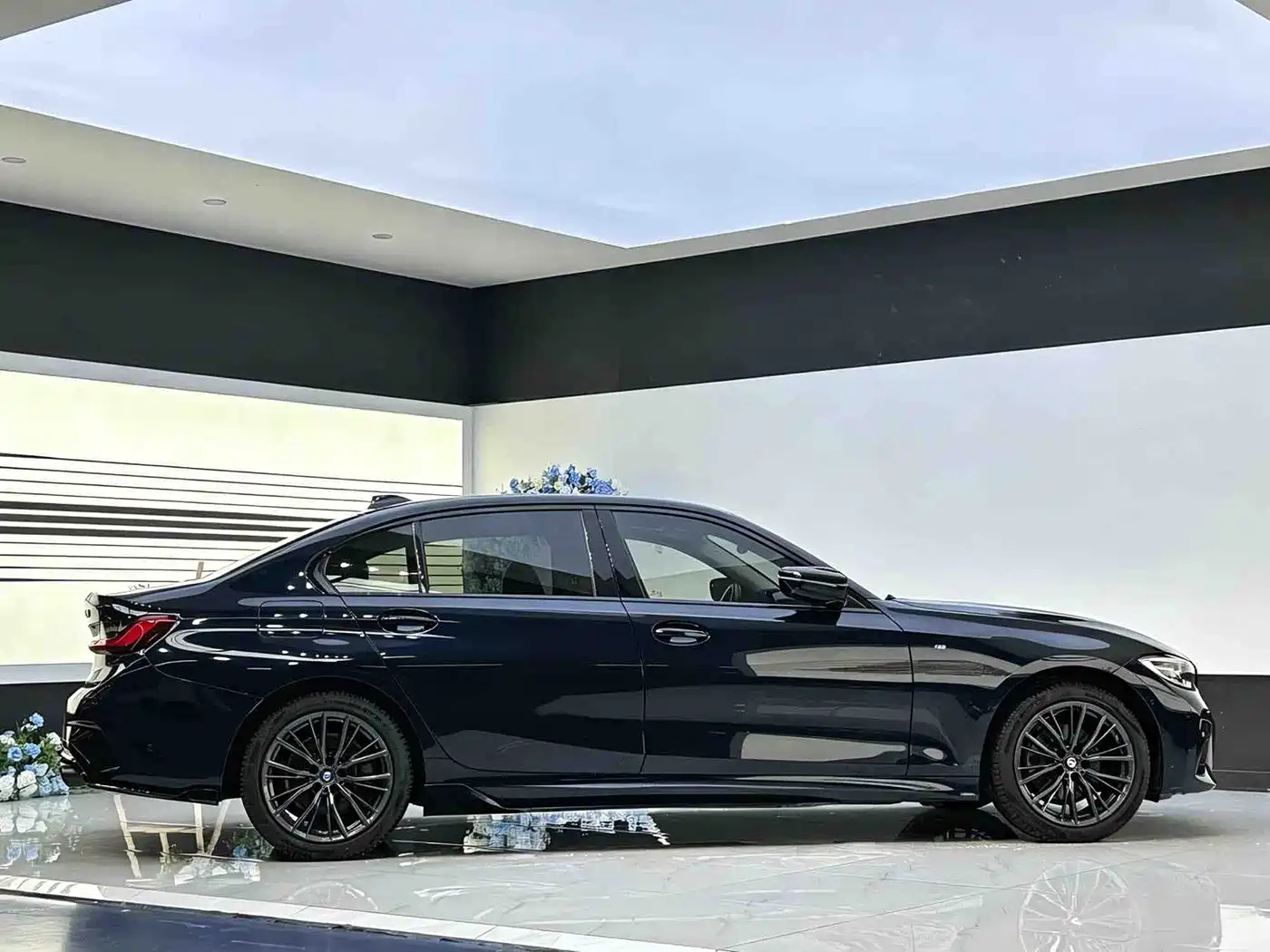 BMW 3 Series 2021 Facelift 325Li M Sport Shadow Edition фото 7