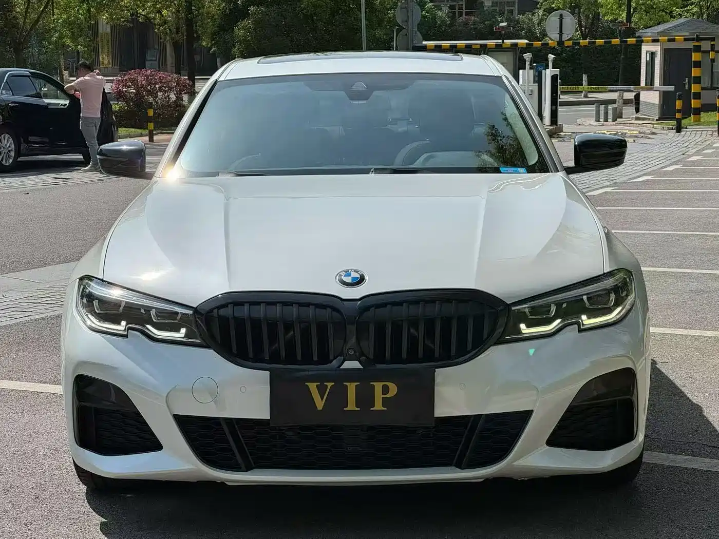 BMW 3 Series 2020 325Li M Sport Black Night Package фото 2
