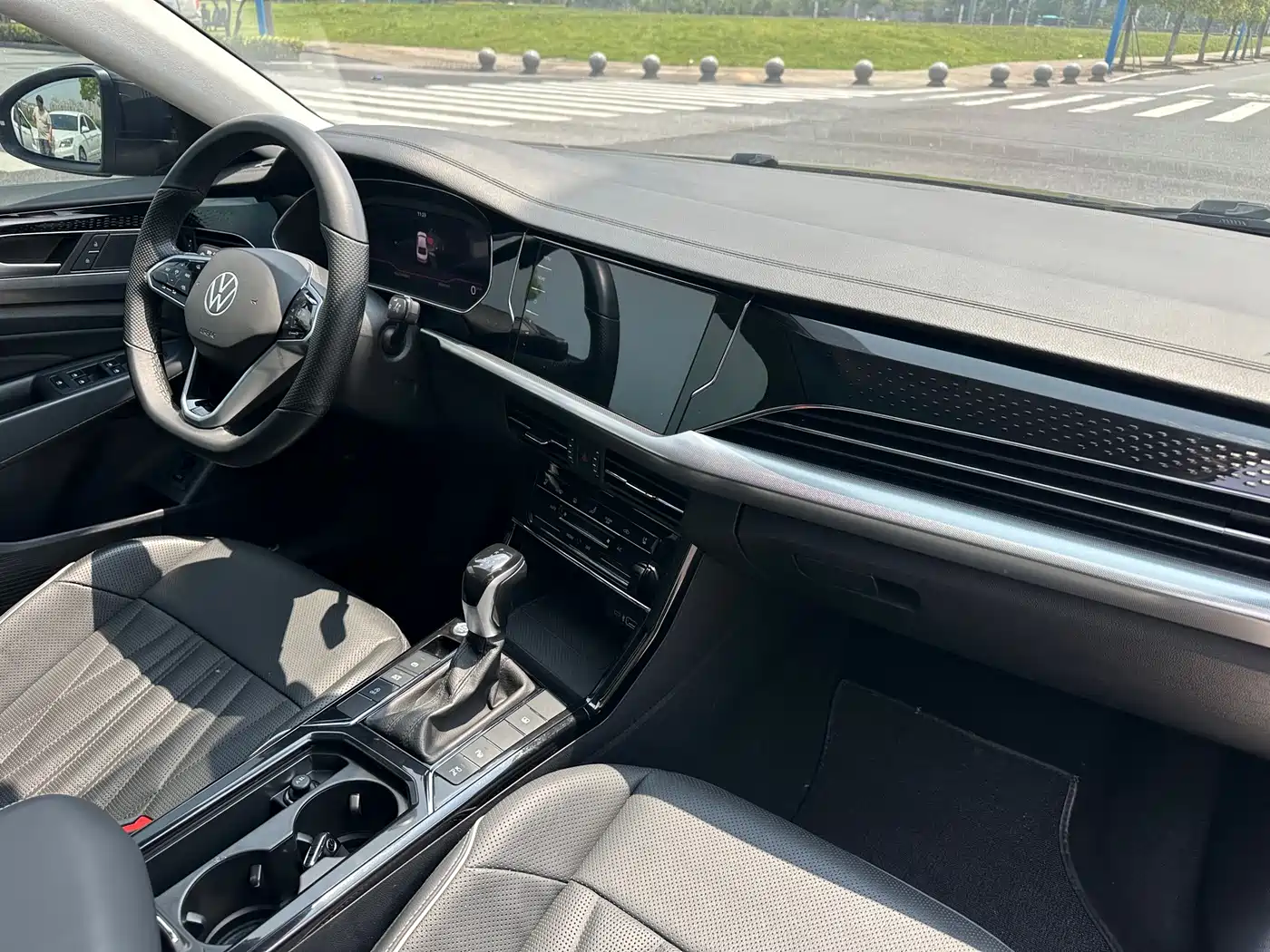 Volkswagen Passat 2022 330TSI Starry Sky Premium Edition фото 19