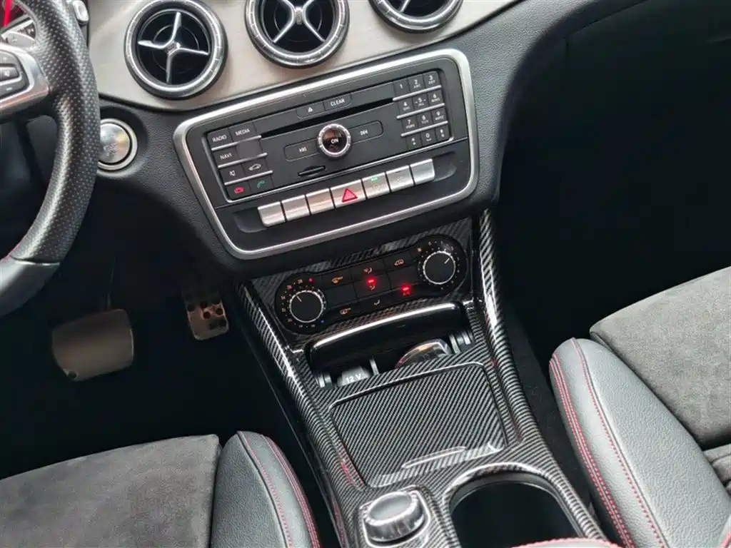 Mercedes-Benz CLA (Import) 2017 Facelift CLA 220 4MATIC фото 17