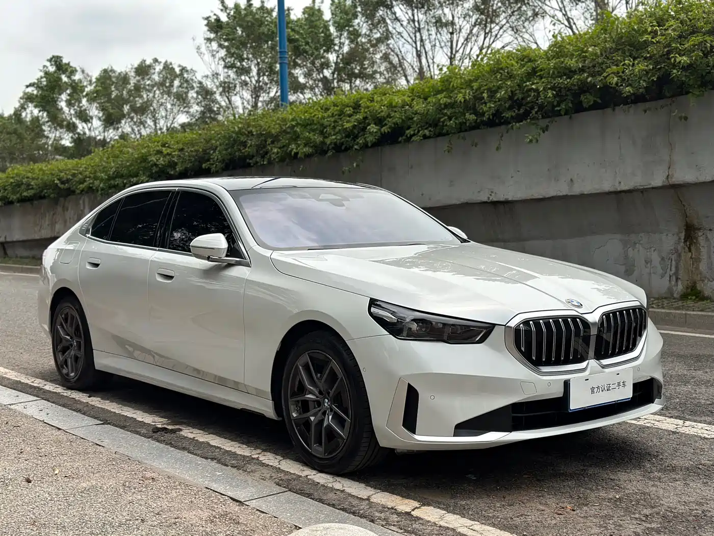 BMW 5 Series 2024 530Li Leading Model Luxury Package фото 3
