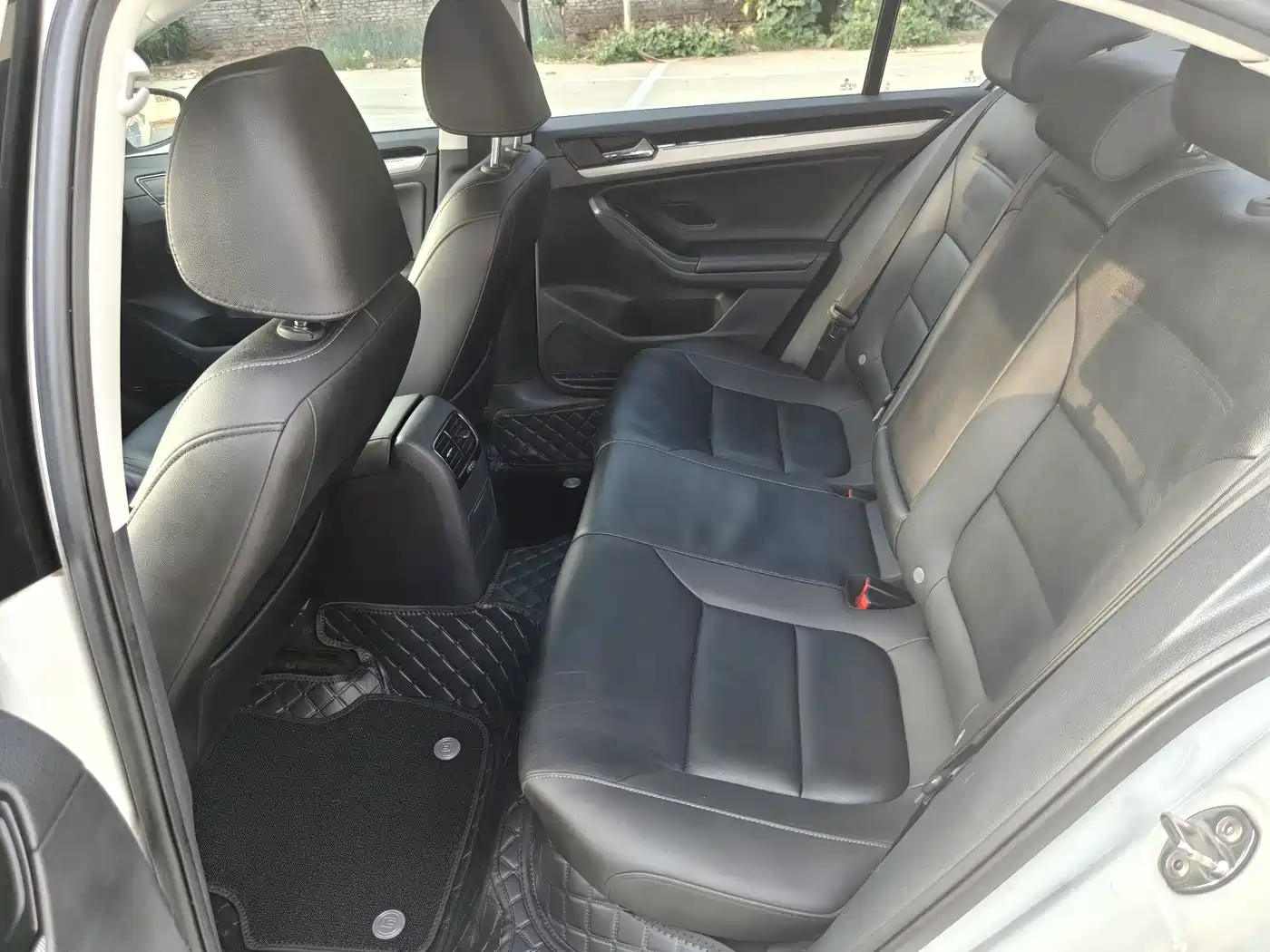 Фото 6 - Volkswagen Sagitar