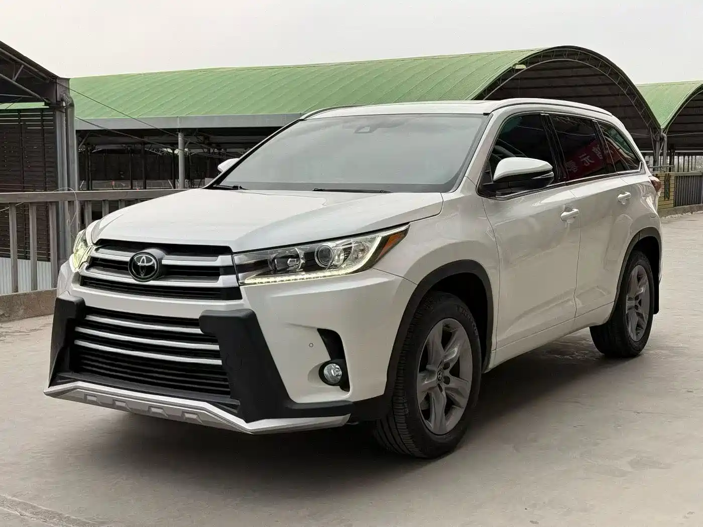 Toyota Highlander 2018 2.0T 4WD Luxury 7-seater China VI