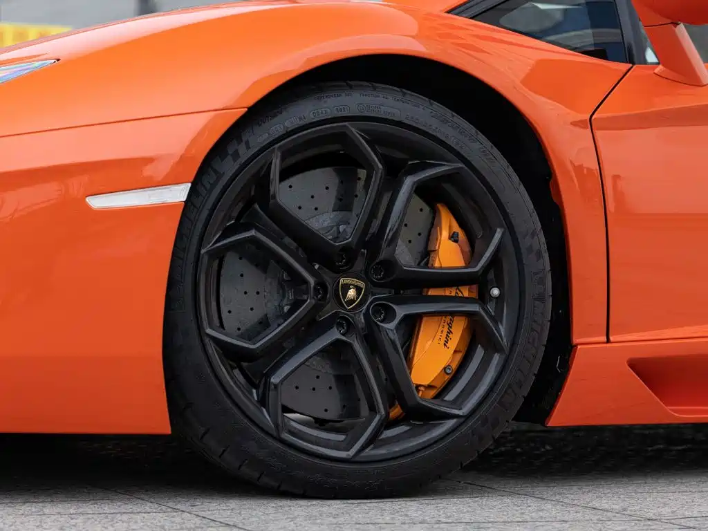 Lamborghini Aventador 2012 2011 LP 700-4