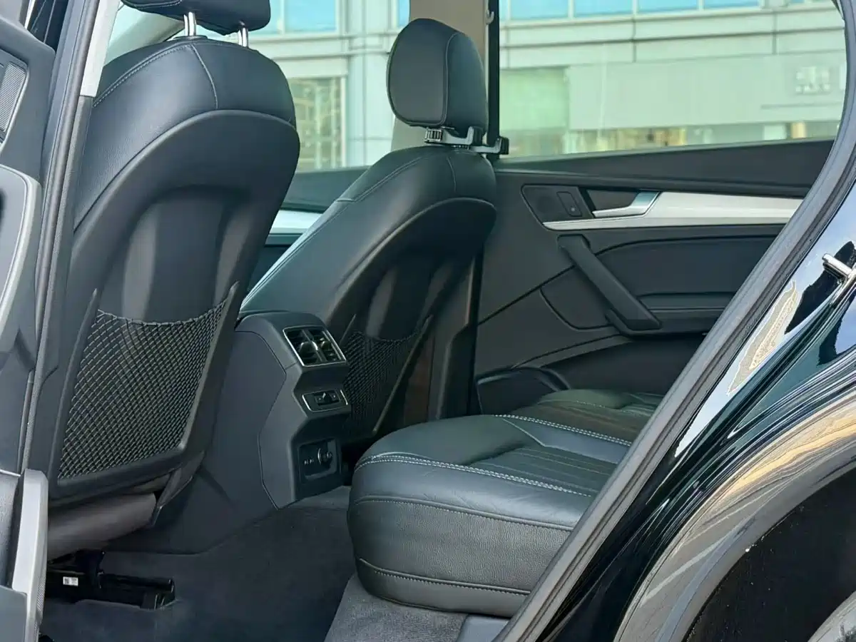 Audi Q5L 2020 Facelift 40 TFSI Honor Fashion фото 6