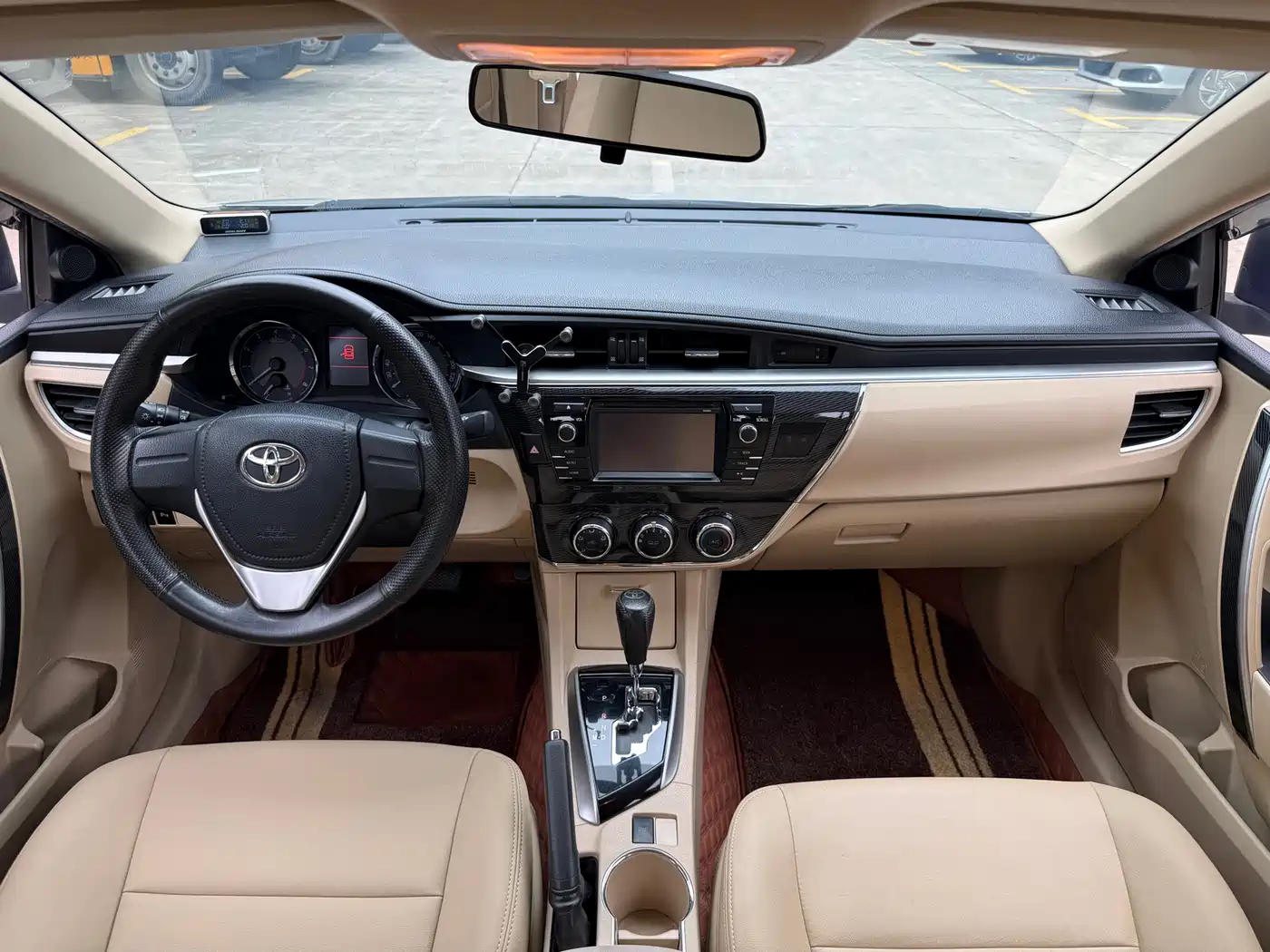 Toyota Corolla 2014 1.6L CVT GL-i фото 6