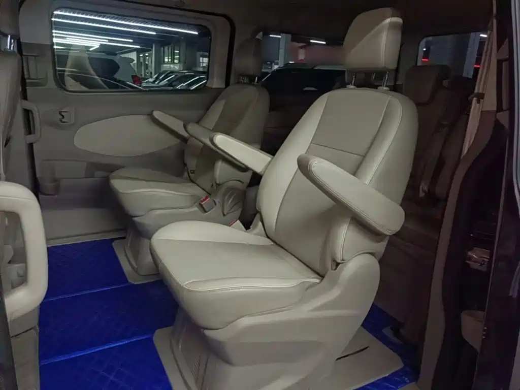 Photo 17 - Ford Tourneo