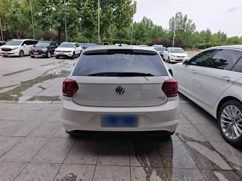 Volkswagen Polo 2019 Plus 1.5L Automatic Colorful Tech Edition фото 5
