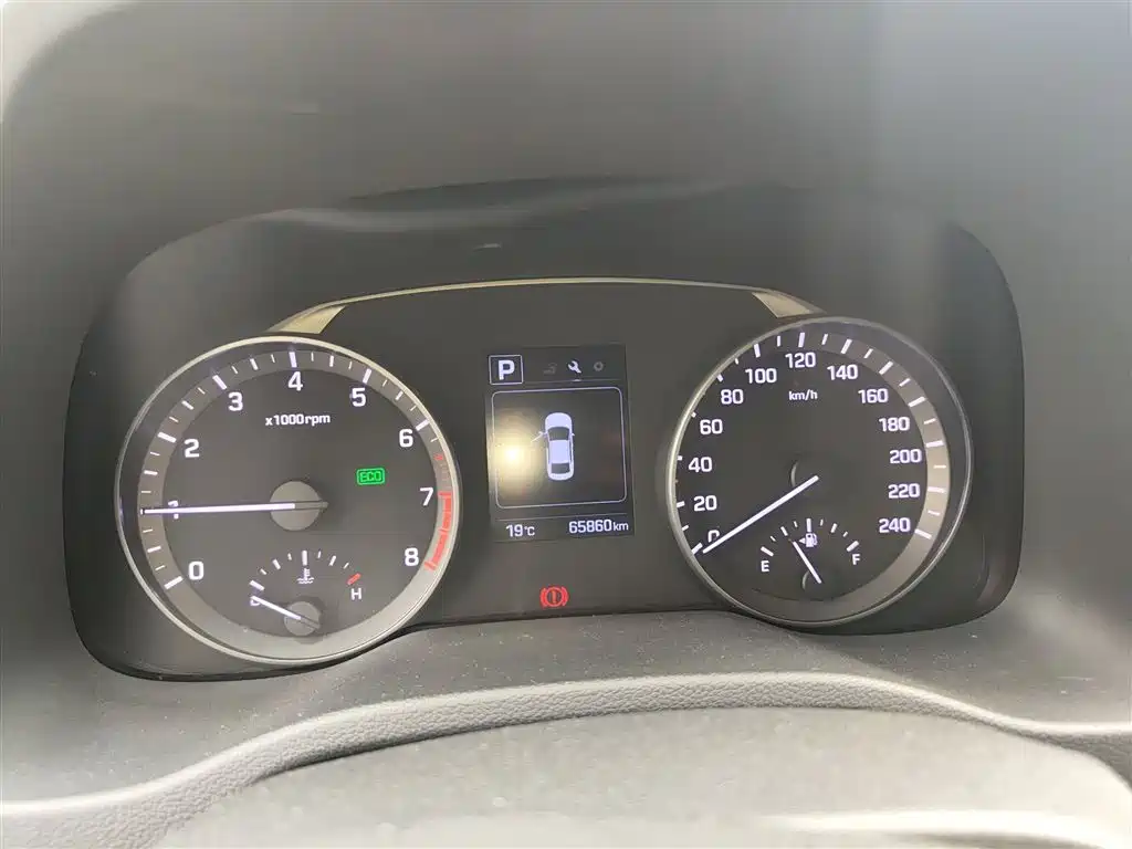 Hyundai Elantra 2016 Model 1.6L Automatic Smart Elite фото 4
