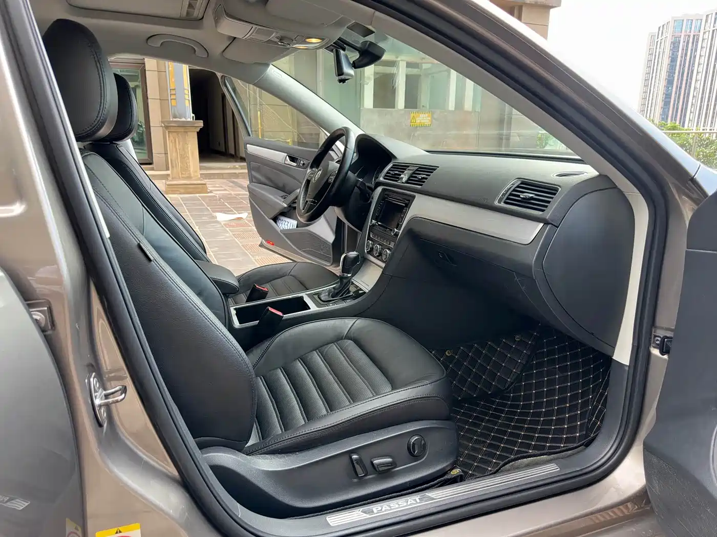Photo 12 - Volkswagen Passat