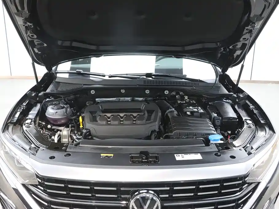 Volkswagen Passat 2026 Outstanding Edition 380TSI Dragon Glory Version фото 31