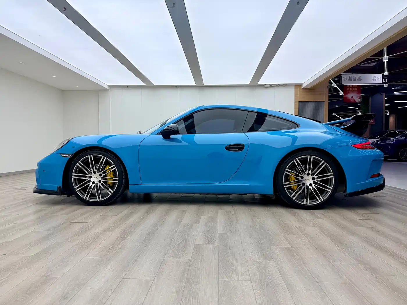 Porsche 911 2015 Carrera 3.4L Style Edition фото 4