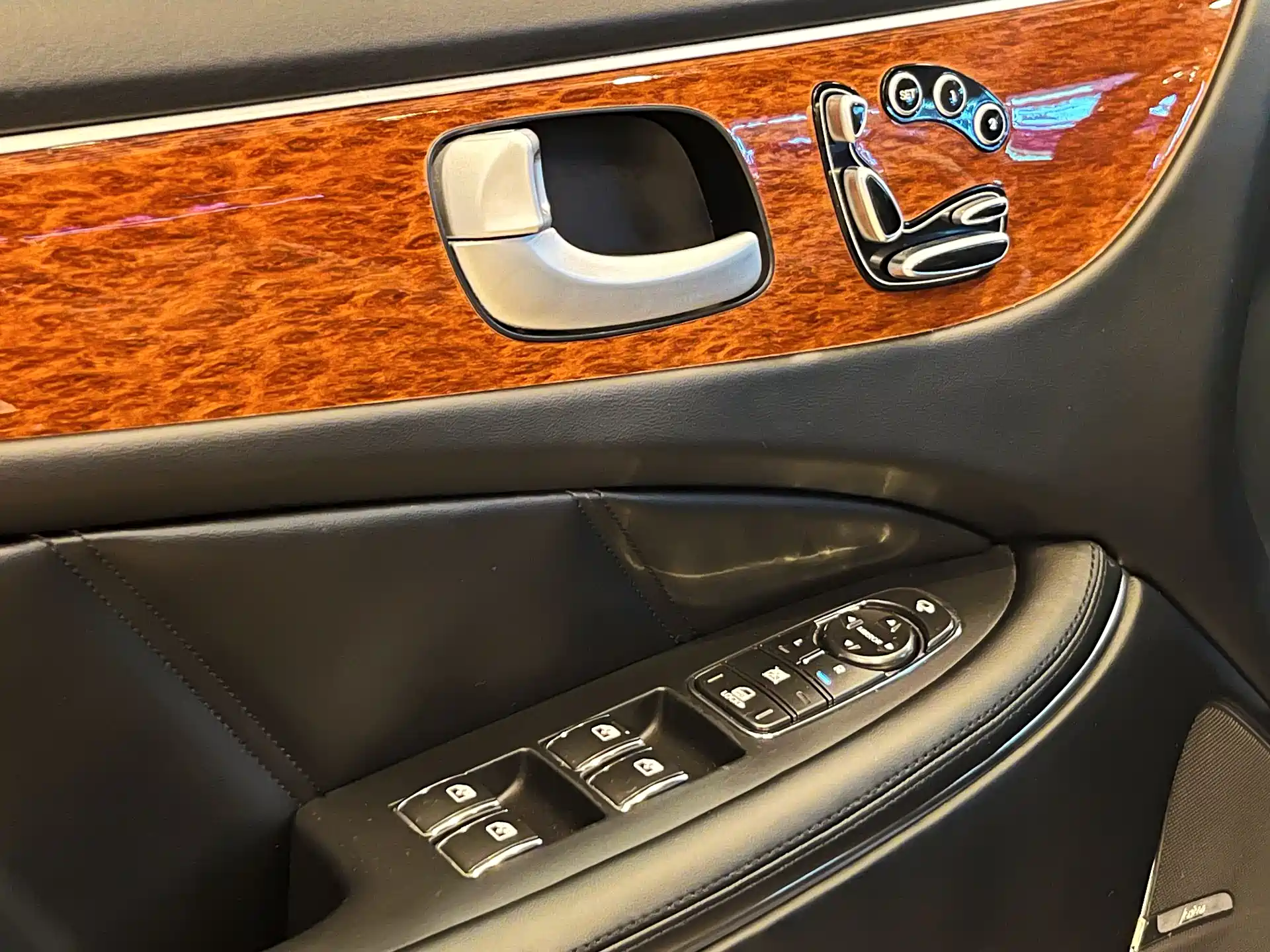 Фото 12 - Hyundai Equus