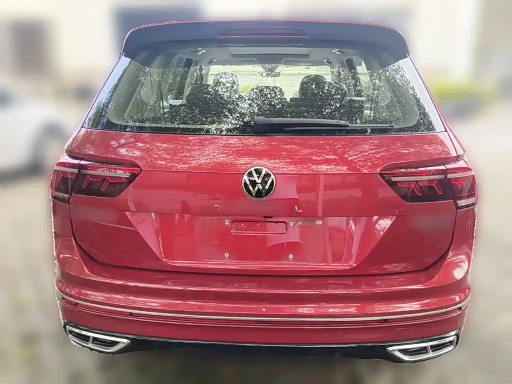Фото 8 - Volkswagen Tiguan L